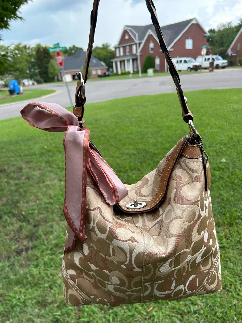 Coach Beige & Tan Signature optic twilly included!